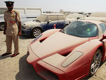 В Дубае брошенный владельцем Ferrari Enzo продадут на аукционе